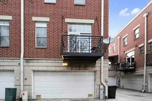 1151 E 46th St, Chicago, IL 60653 - Photo 34