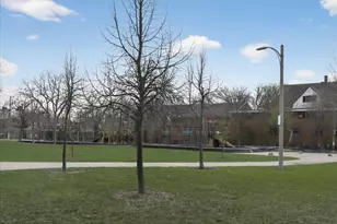 1151 E 46th St, Chicago, IL 60653 - Photo 38