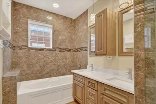 1151 E 46th St, Chicago, IL 60653 - Photo 18