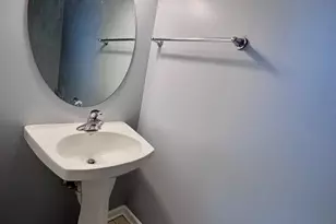 1151 E 46th St, Chicago, IL 60653 - Photo 16