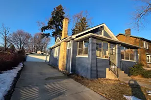 634 W Ridgeland Ave, Waukegan, IL 60085 - Photo 1