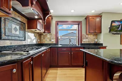 17W435 Concord Place, Darien, IL 60561 - Photo 6