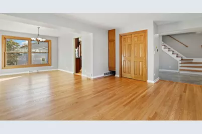 17W435 Concord Place, Darien, IL 60561 - Photo 8