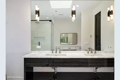 2214 W Oakdale Avenue, Chicago, IL 60618 - Photo 8