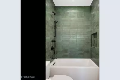 2214 W Oakdale Avenue, Chicago, IL 60618 - Photo 10