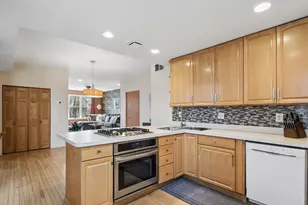 1908 W Chase Ave, Chicago, IL 60626 - Photo 8