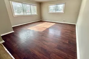 2904 Woodworth Pl, Hazel Crest, IL 60429 - Photo 2