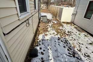 2904 Woodworth Pl, Hazel Crest, IL 60429 - Photo 16