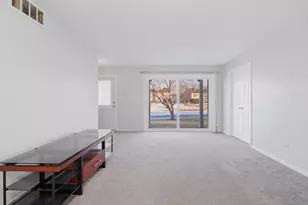 523 Bridle Trail, Wheeling, IL 60090 - Photo 6