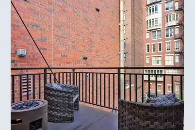 202 E Walton Place #2E, Chicago, IL 60611 - Photo 14