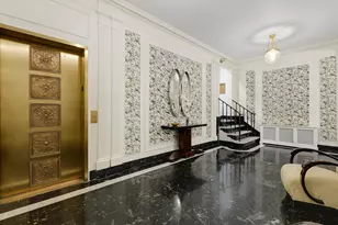 202 E Walton Pl, Chicago, IL 60611 - Photo 2