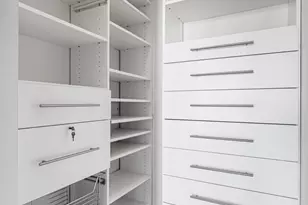 21 W Chestnut St, Chicago, IL 60610 - Photo 10