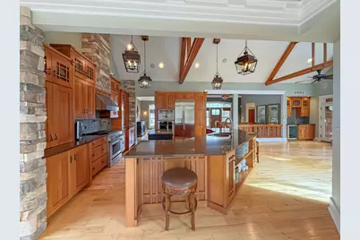1121 Lawn Place, Freeport, IL 61032 - Photo 16