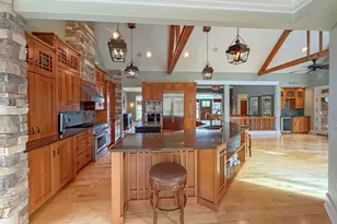 1121 Lawn Pl, Freeport, IL 61032 - Photo 16