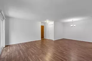 520 Shorely Dr, Barrington, IL 60010 - Photo 4