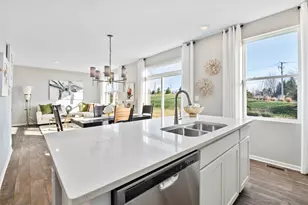 983 Sapphire Ln, Montgomery, IL 60538 - Photo 8