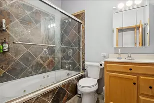 1344 W Augusta Blvd, Chicago, IL 60642 - Photo 12