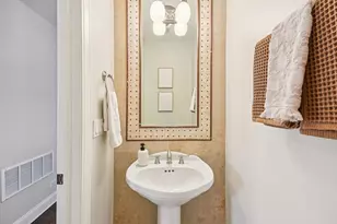 3815 N Kedzie Ave, Chicago, IL 60618 - Photo 12
