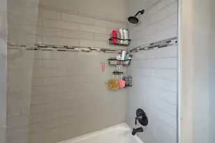 14522 S Marquette Ave, Burnham, IL 60633 - Photo 8