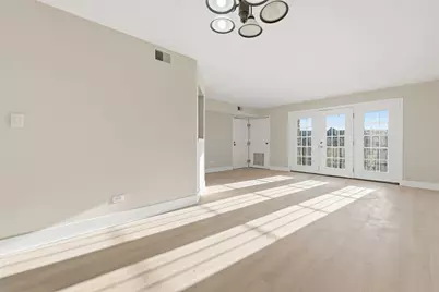 4180 Williamsburg Court #301, Glenview, IL 60025 - Photo 4