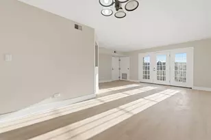 4180 Williamsburg Ct, Glenview, IL 60025 - Photo 4