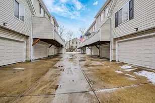 249 W Whispering Oaks Ln, Round Lake, IL 60073 - Photo 18