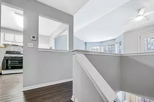 249 W Whispering Oaks Ln, Round Lake, IL 60073 - Photo 8