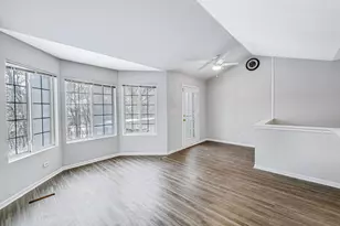 249 W Whispering Oaks Ln, Round Lake, IL 60073 - Photo 12