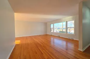 29 E Lake Shore Dr, Round Lake Park, IL 60073 - Photo 6