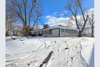 29 E Lake Shore Drive, Round Lake Park, IL 60073 - Photo 1