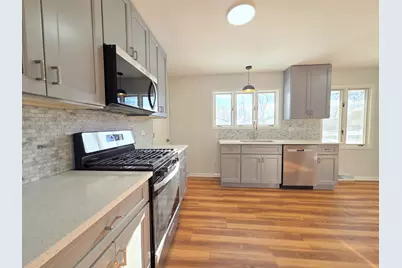 29 E Lake Shore Drive, Round Lake Park, IL 60073 - Photo 10