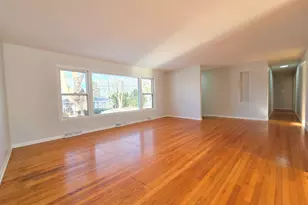 29 E Lake Shore Dr, Round Lake Park, IL 60073 - Photo 4