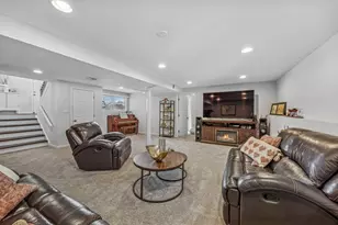 7704 Knotty Pine Ct, Woodridge, IL 60517 - Photo 14