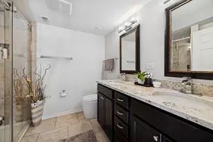 7704 Knotty Pine Ct, Woodridge, IL 60517 - Photo 16