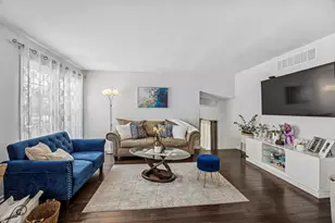 7704 Knotty Pine Ct, Woodridge, IL 60517 - Photo 8