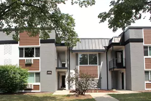 329 W Kimbell Ave, Elmhurst, IL 60126 - Photo 2