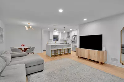 9317 Olcott Avenue, Morton Grove, IL 60053 - Photo 10