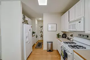 2436 Golf Ridge Cir, Naperville, IL 60563 - Photo 10