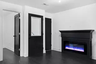 1833 S Throop St, Chicago, IL 60608 - Photo 12