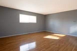 71 Cambridge Ln, Glendale Heights, IL 60139 - Photo 10