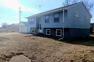 1114 Suncrest Dr, Fulton, IL 61252 - Photo 2