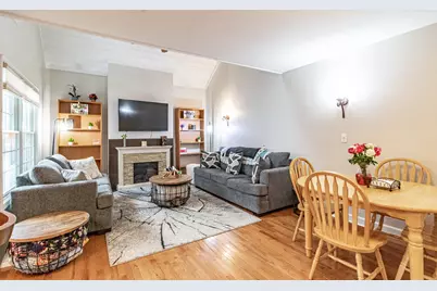 727 Colby Court, Gurnee, IL 60031 - Photo 4