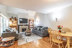 727 Colby Ct, Gurnee, IL 60031 - Photo 4