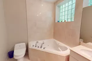 945 N Honore St, Chicago, IL 60622 - Photo 32