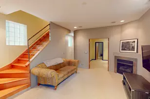 945 N Honore St, Chicago, IL 60622 - Photo 24