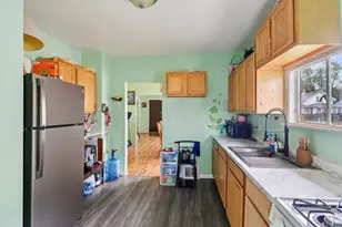 796 Parkway Ave, Elgin, IL 60120 - Photo 10