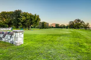 655 W Irving Park Rd, Chicago, IL 60613 - Photo 24