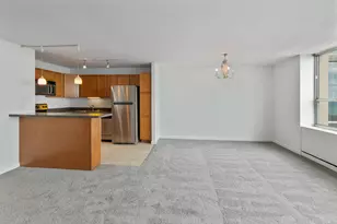 655 W Irving Park Rd, Chicago, IL 60613 - Photo 6