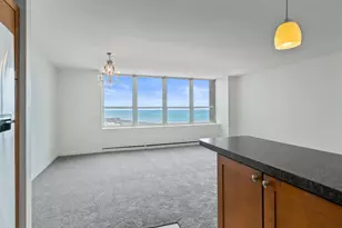 655 W Irving Park Rd, Chicago, IL 60613 - Photo 10