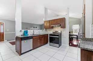 2736 E Goodrich Ave E, Burnham, IL 60633 - Photo 8